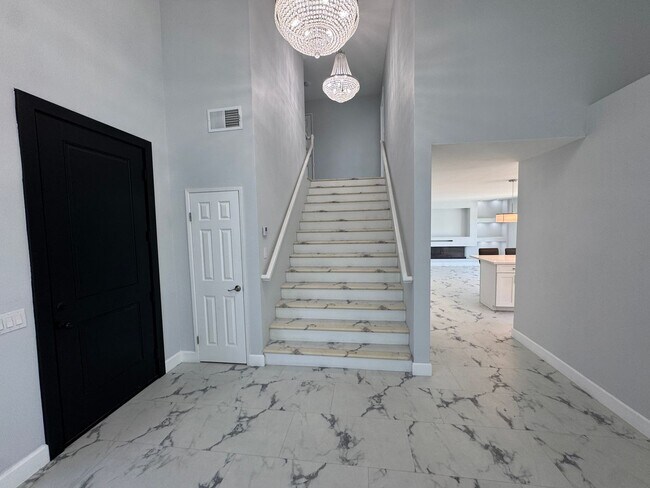 Building Photo - All Remodeled Rancho San Diego Home
