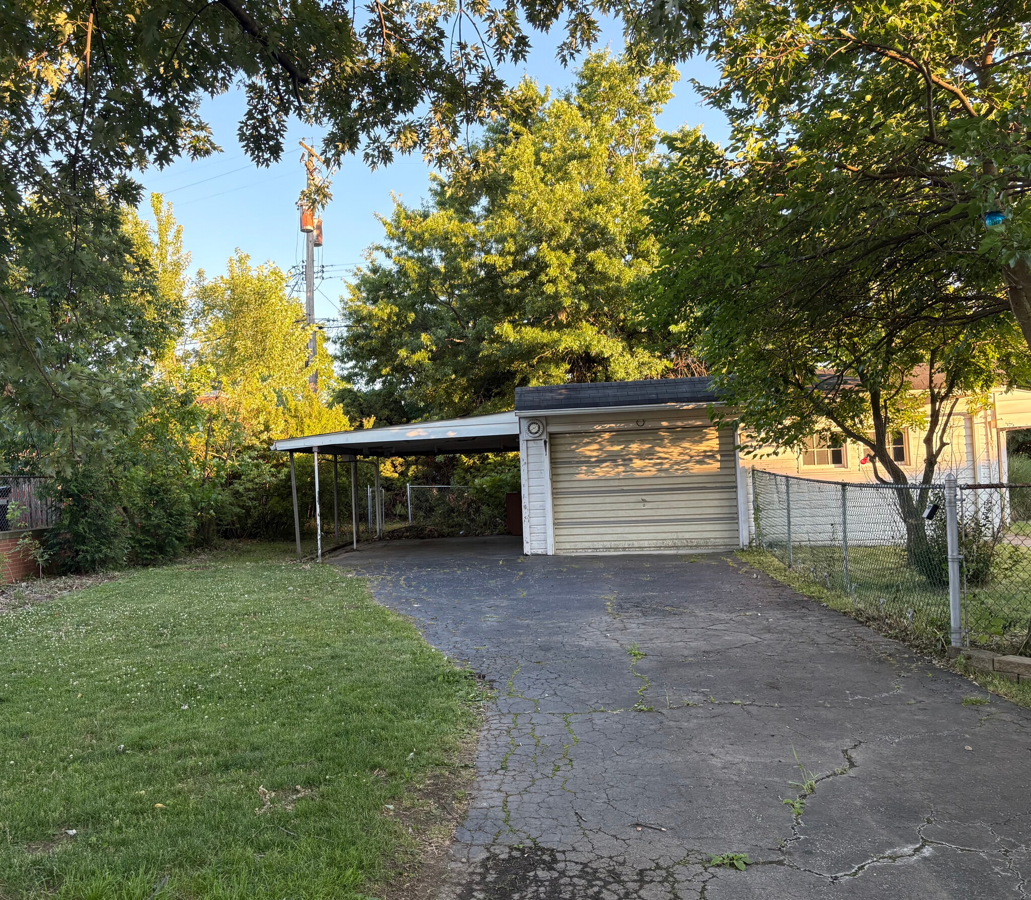 Building Photo - 2101 Tuxedo Ave