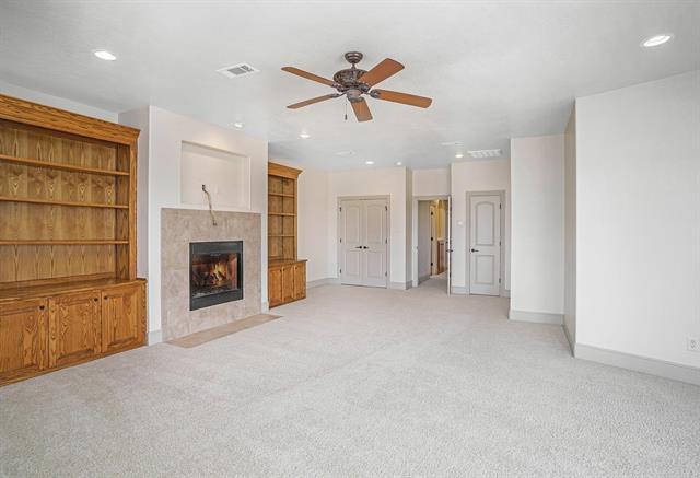 Building Photo - 7713 Lakeview Cir