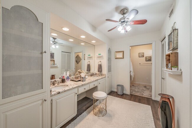 Building Photo - Coming Soon! Spacious 3 Bed, 2 Bath Duplex in the Heart of Overton West