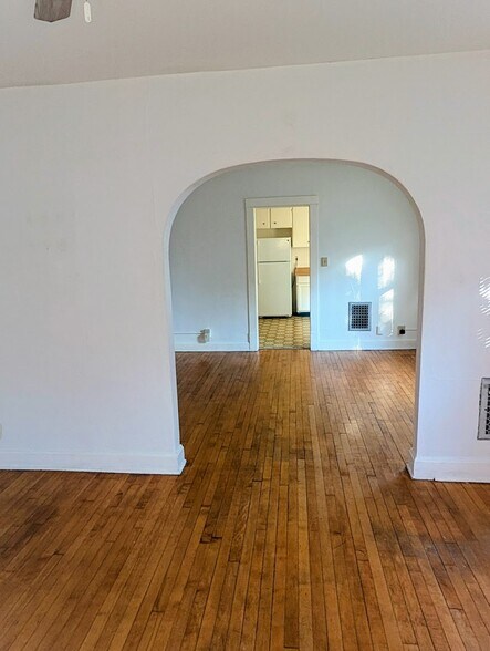 Building Photo - 2069 Winnebago St