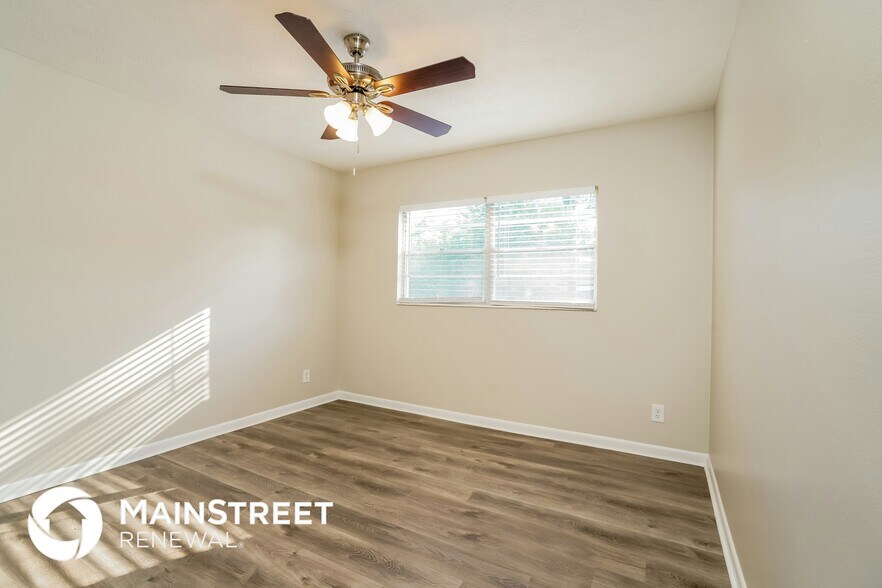 Building Photo - 2868 Holly Ridge Dr