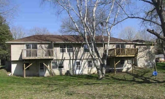 Building Photo - 4BR/2BA Duplex with Hardwood Floors & 2 Car Garage- Golden Valley, Available April 1st