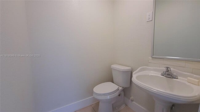 Building Photo - 7410 SW 37th St
