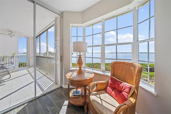 Building Photo - 5800 NE Island Cove Way