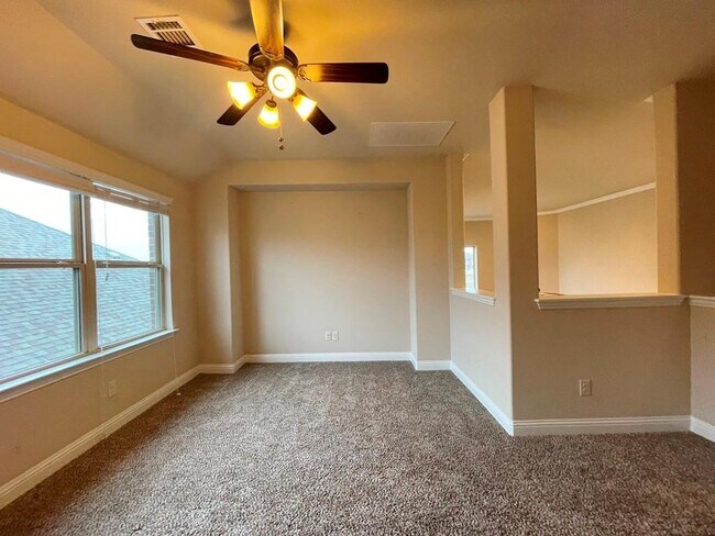 Building Photo - 433 Mistflower Springs Dr