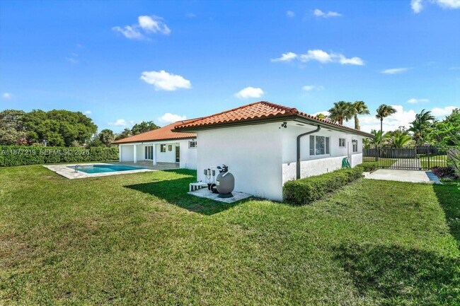 Building Photo - 9203 SW 136th Terrace