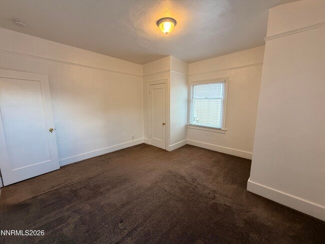 Building Photo - 319 Thoma St