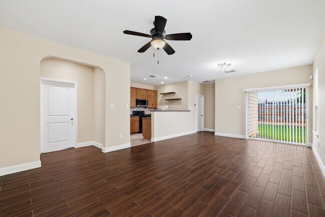 Building Photo - Updated Home with Office and Open Layout