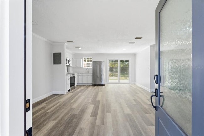 Building Photo - 8902 W Norfolk St