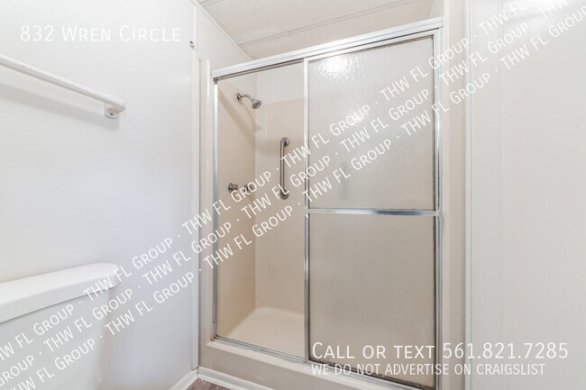 Building Photo - 832 Wren Cir