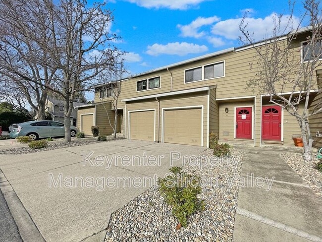 Primary Photo - 700 Chiquita Ave