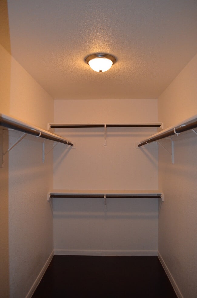 Building Photo - 1609 Pontotoc Ter