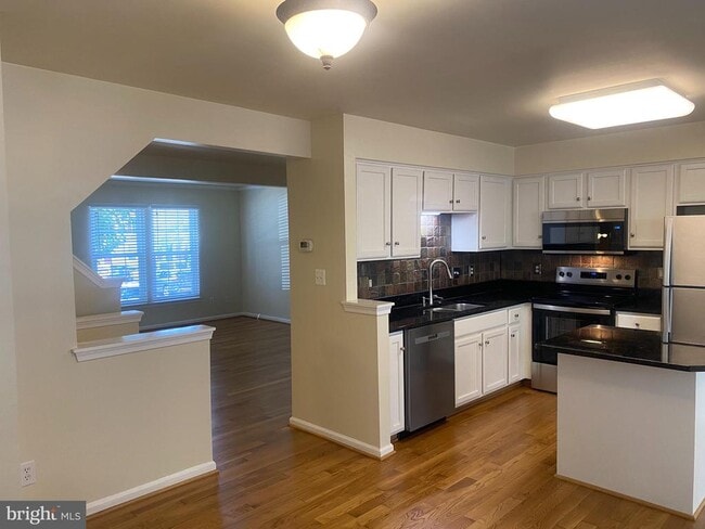 Building Photo - 7049 Rogue Forest Ln