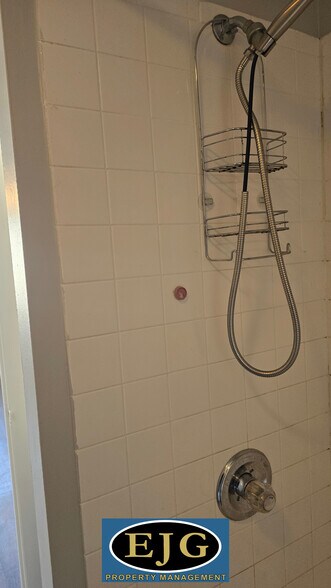 Building Photo - 26 Ledge St