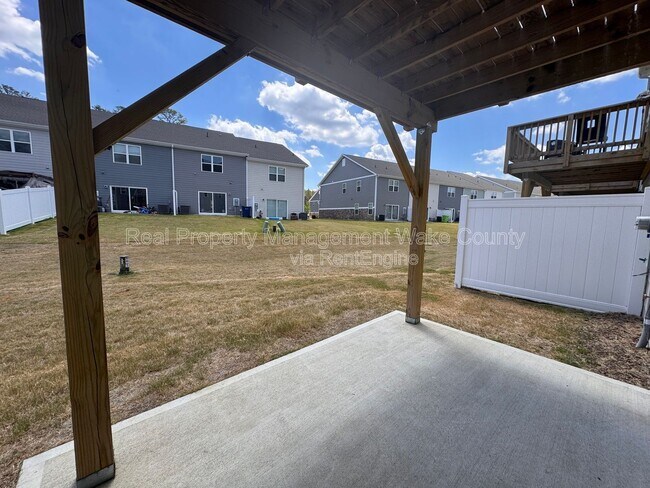 Building Photo - 5334 River Reach Dr