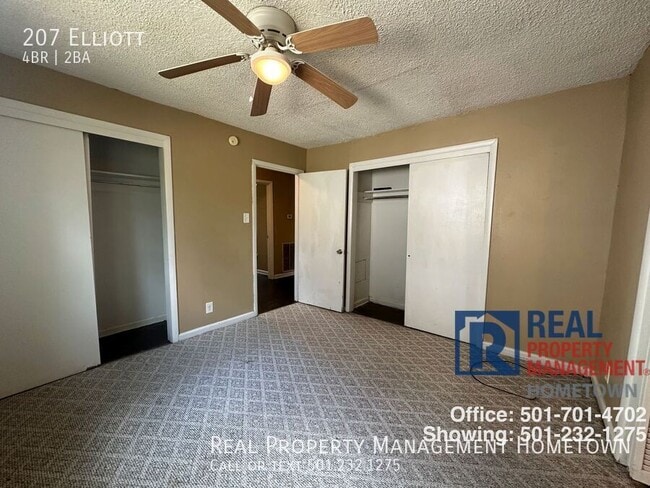 Building Photo - 207 Elliott-