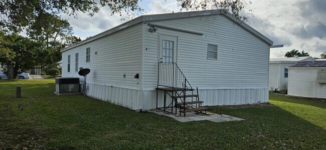 Building Photo - 3636 LAZY LAKE Dr S