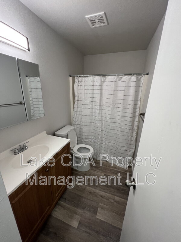 Building Photo - 1099 Woolsey Dr