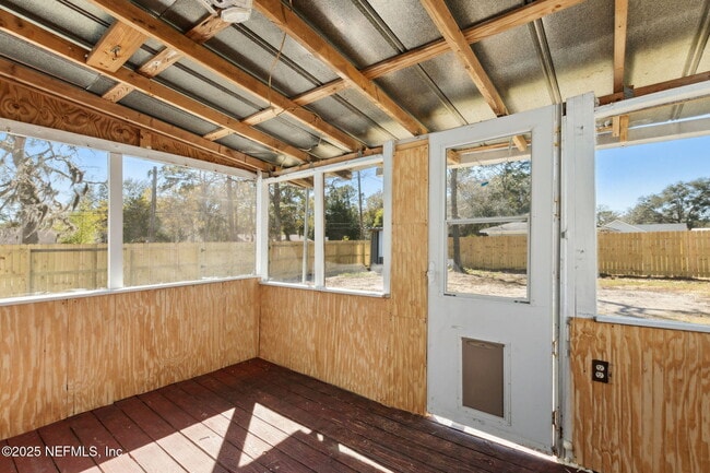 Building Photo - 97119 Diamond St