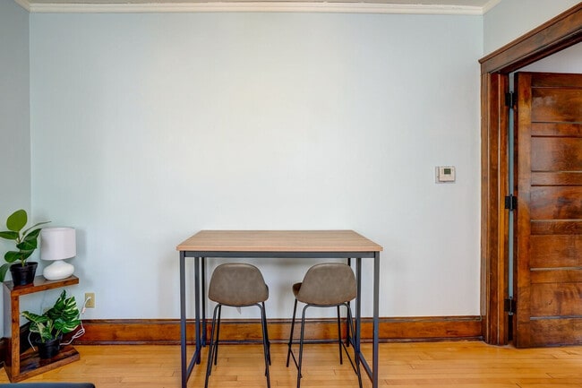 Building Photo - 1253 Williamson St