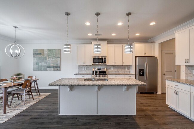 Building Photo - Move-In Ready Bogart Home with Open Layout and Private Fenced Yard
