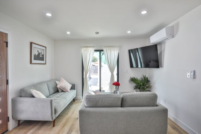 Building Photo - OPEH HOUSE SAT 04/25/26 3pm - 6 pm  Beautiful, Fully Furnished 1BR w/ appliances wash/dryer INCL