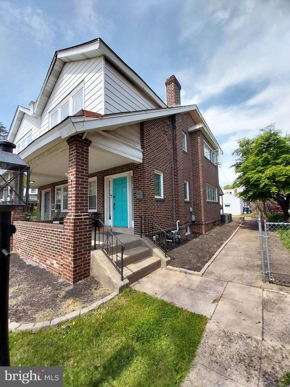 Primary Photo - 419 W Fornance St