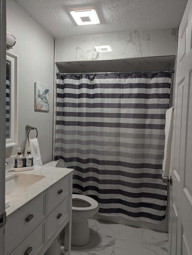 Guest bathroom - 6712 Matanzas Dr