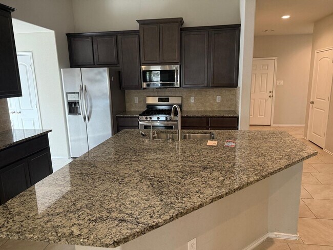 Building Photo - 4606 Terrazza Verde Dr