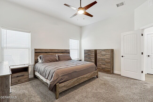 Building Photo - 14937 Tierra Fortaleza Ave