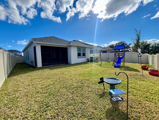 Building Photo - Beautiful 3/2 in Lakeland!