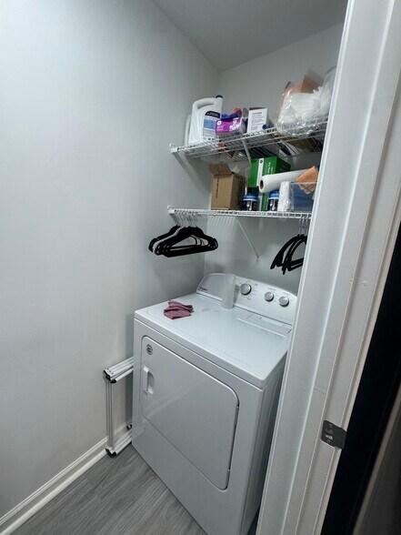 Building Photo - 33202 Town Green Dr