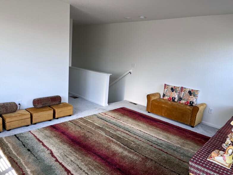 Building Photo - 3960 N Quatar Ct