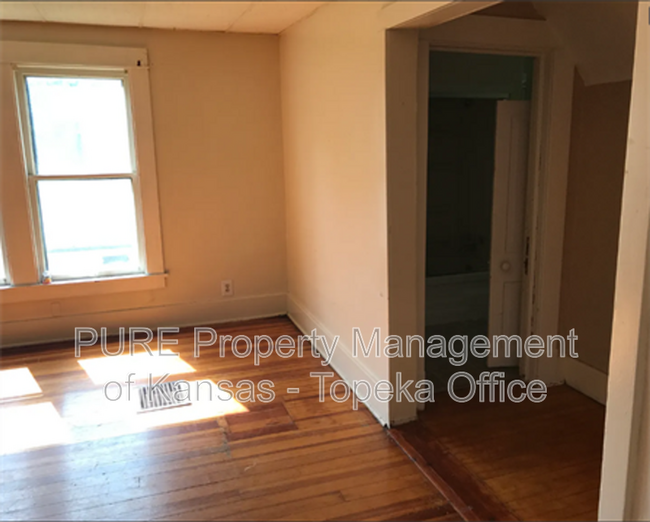 Building Photo - 1601 SW Mulvane St
