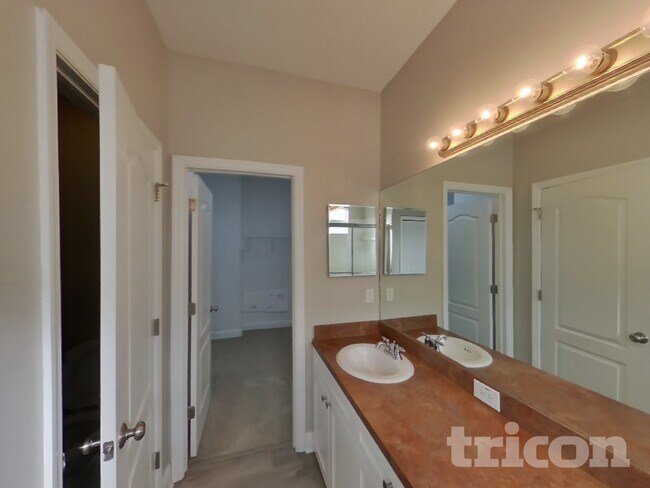 Building Photo - 8505 Pinetop Ridge Ln