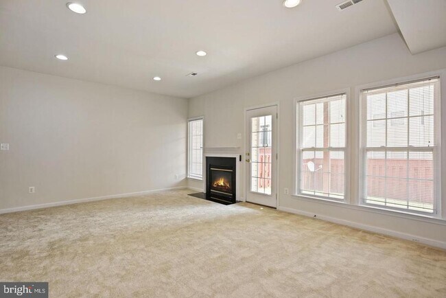 Building Photo - 22052 Dilworth Square
