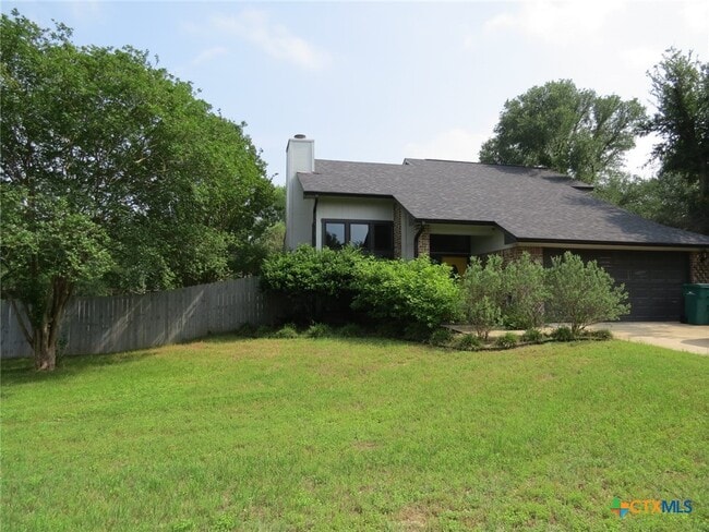 Building Photo - 8 E Shawnee Ln