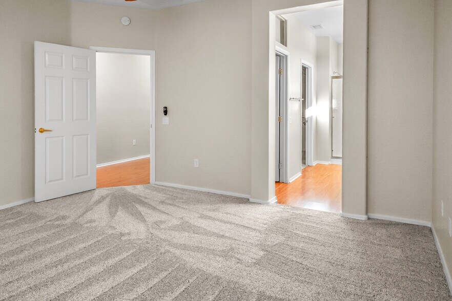 Building Photo - 17547 W Calistoga Dr