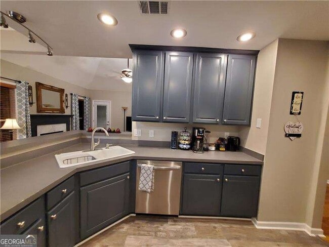 Building Photo - 6401 Will Dupree Ln