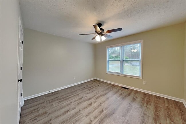 Building Photo - 255 Valley Brook Dr