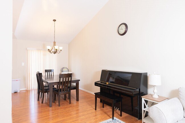 Building Photo - 2072 Sheaffer Rd