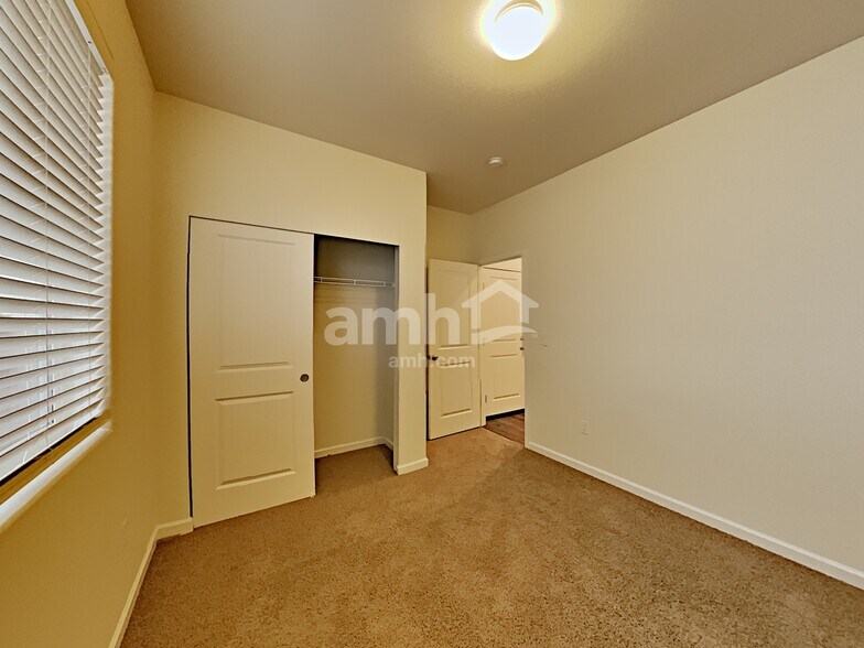 Building Photo - 2159 NW Woodland Dr