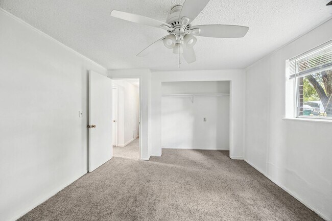 Building Photo - 1551 Chadwick Dr