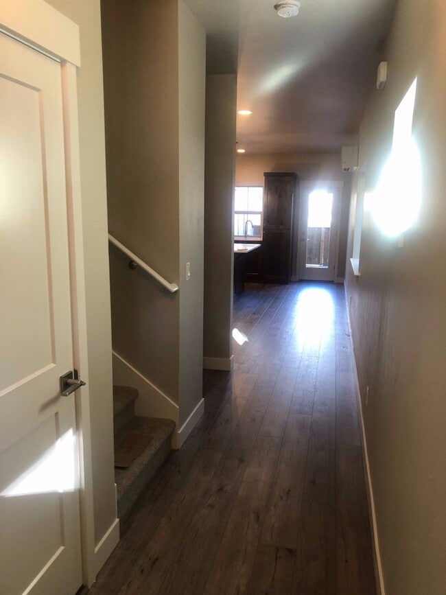 Building Photo - Duplex in Farmington Village
