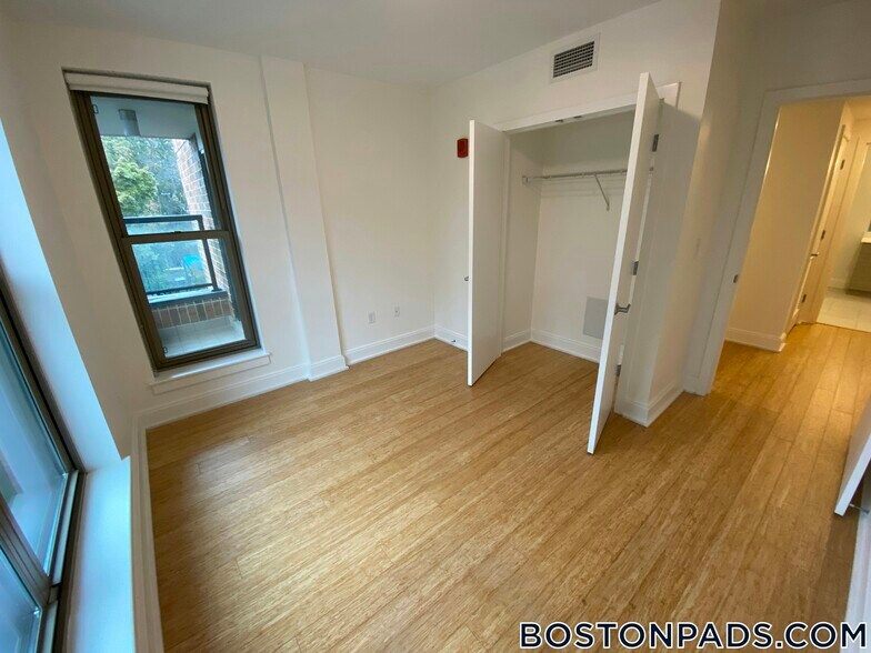 Building Photo - 40 Malvern St