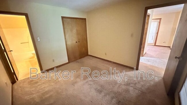 Building Photo - 3239 Mill Run