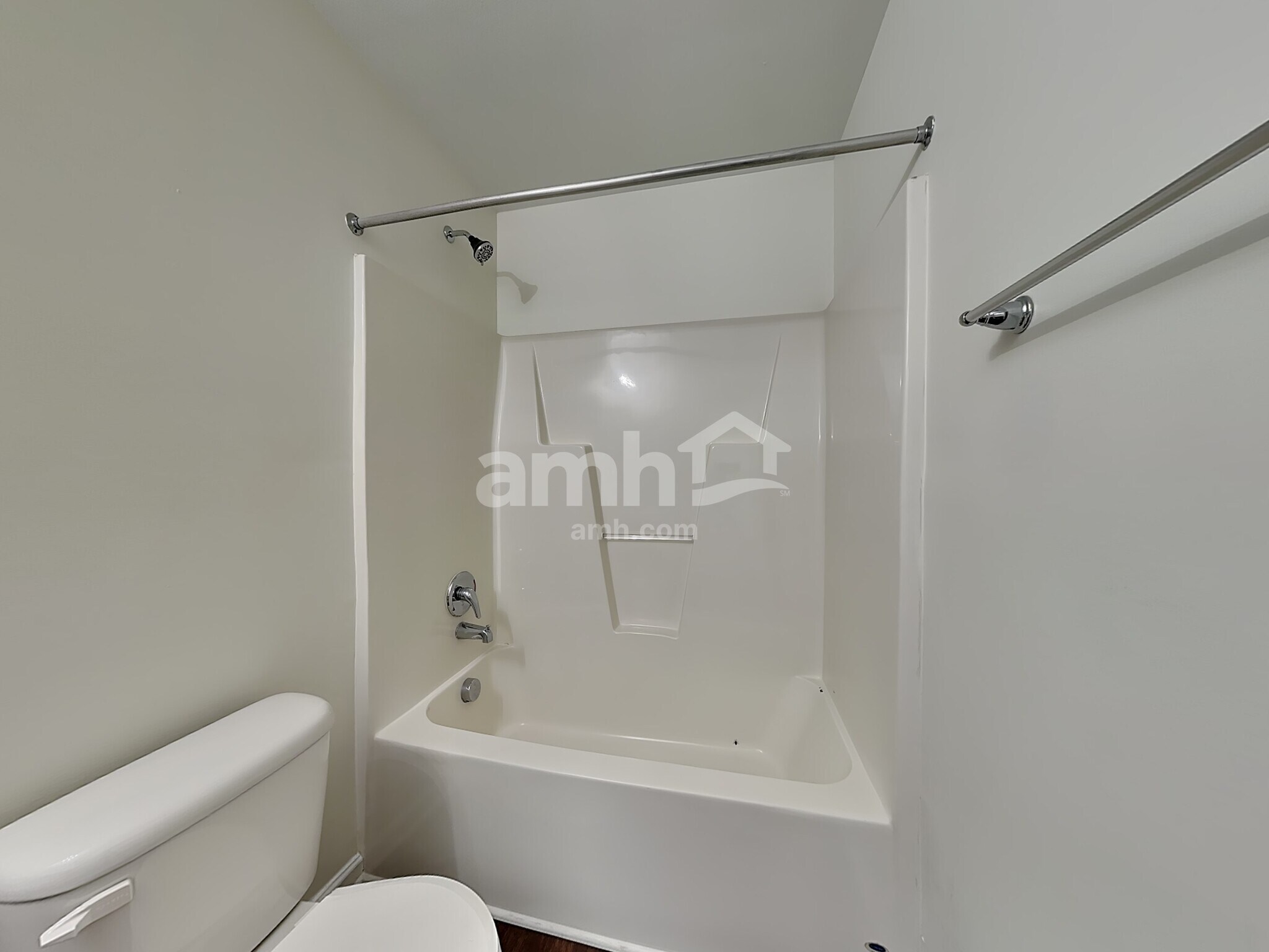 Building Photo - 3022 Bushfield Dr