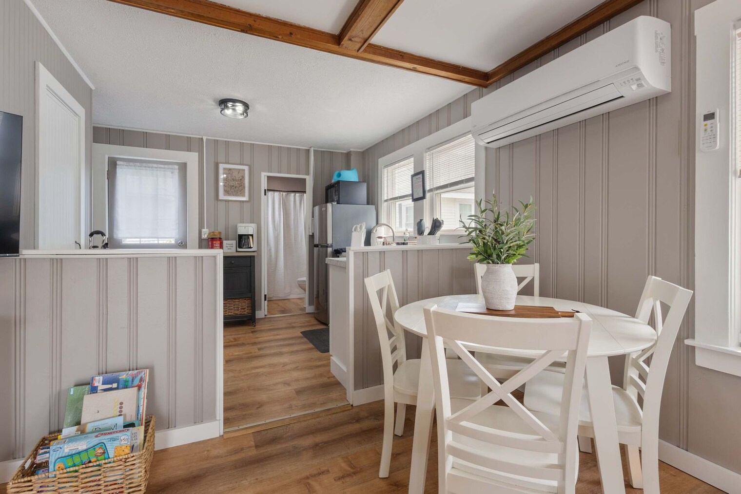 Building Photo - 2 Island Path