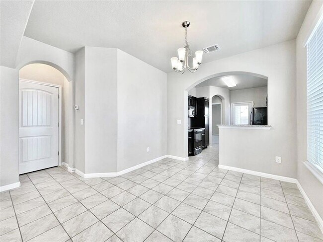 Building Photo - 417 Katmai Cir